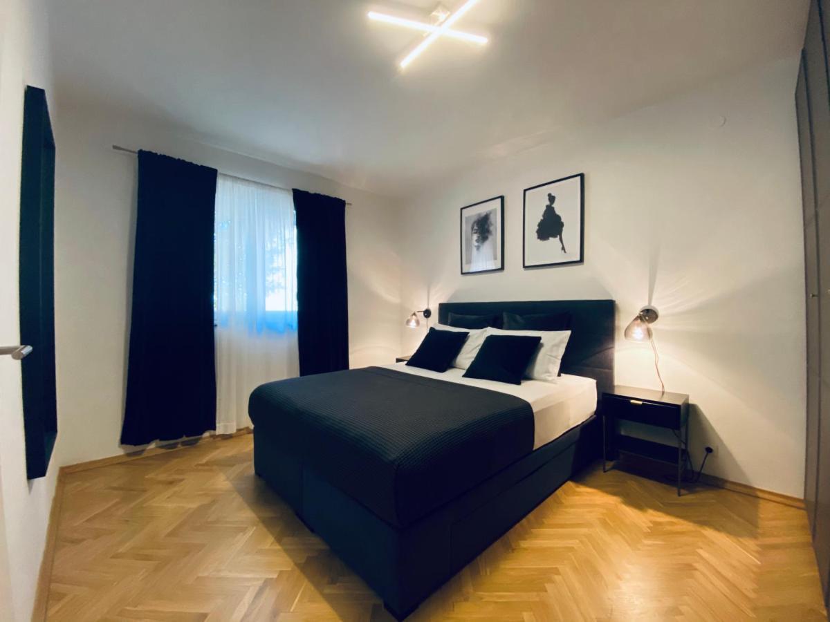 Cirjak Apartment *
